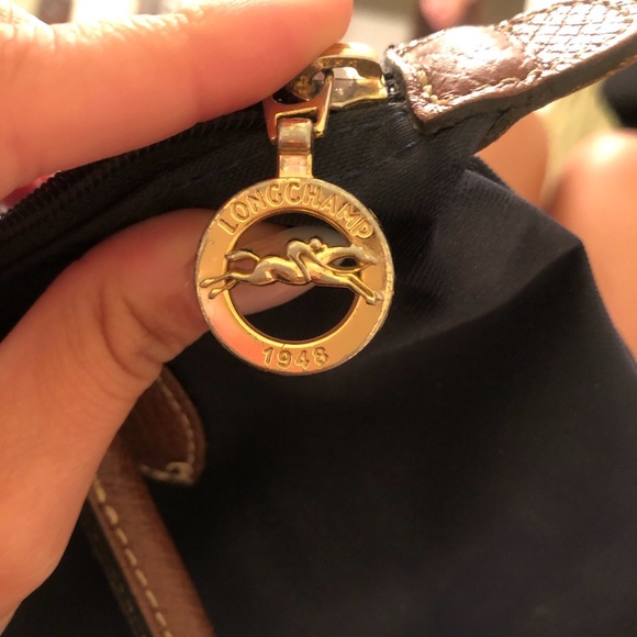 Authentic Navy Longchamp - Picture 3 of 3